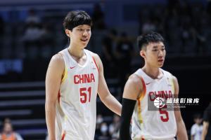 还是得打出你的优势！杨瀚森替补17分钟 9中4拿到10分5板