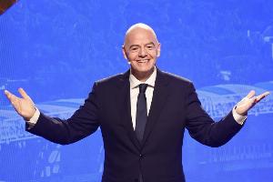 电讯报：英足总本来支持因凡蒂诺明年竞选，但现在进退两难