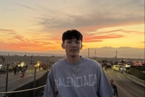 徐杰晒洛杉矶日落街拍！海外特训结束享受惬意时光 目前已回国